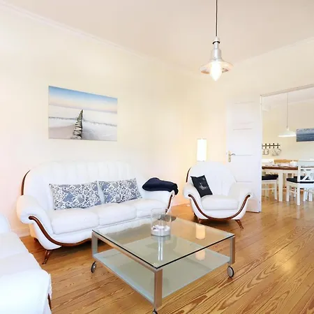 Apartment & Thiess *