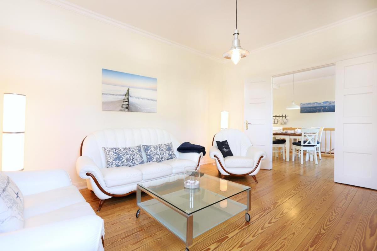 Apartment & Thiess *